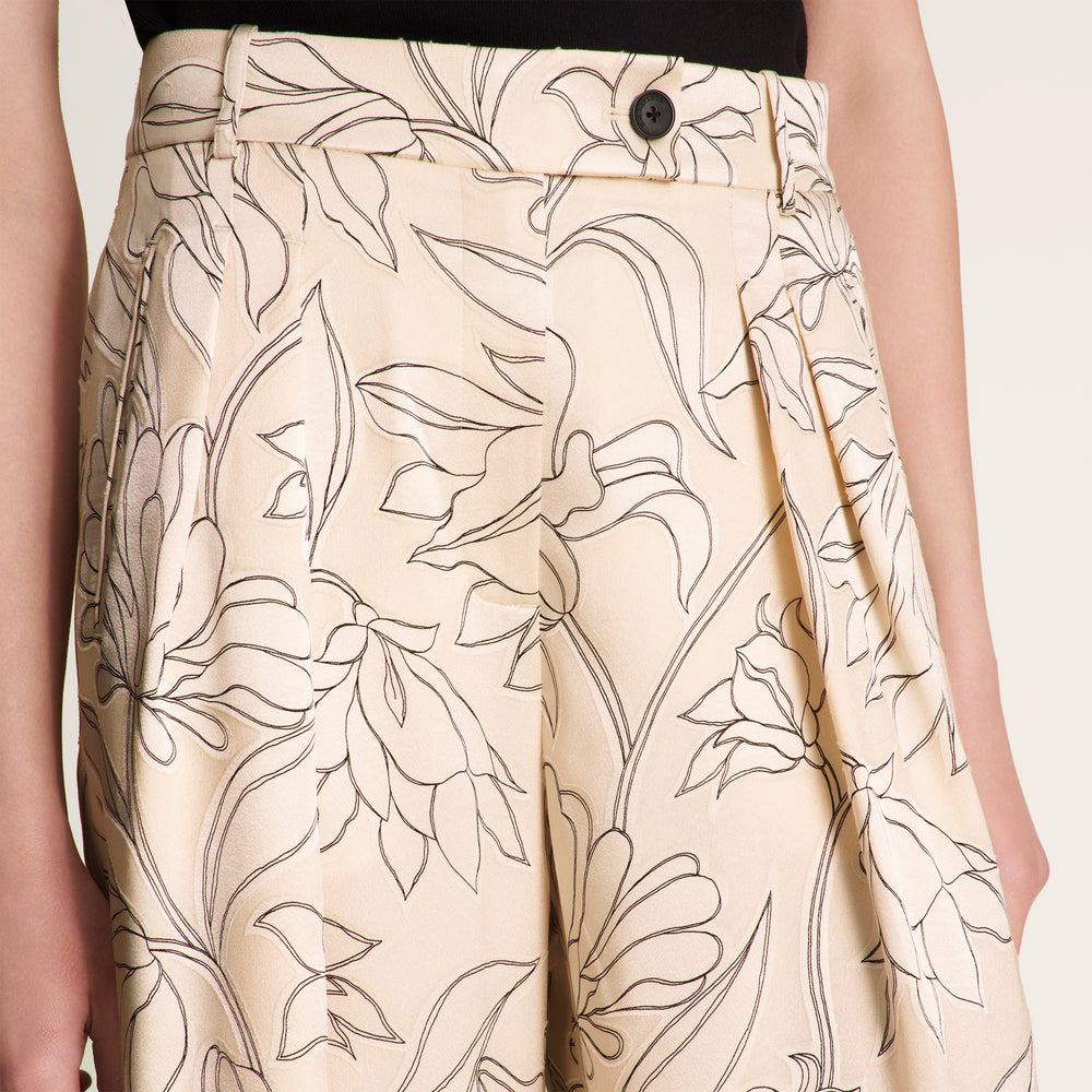 Skirt with floral pattern on a plain background