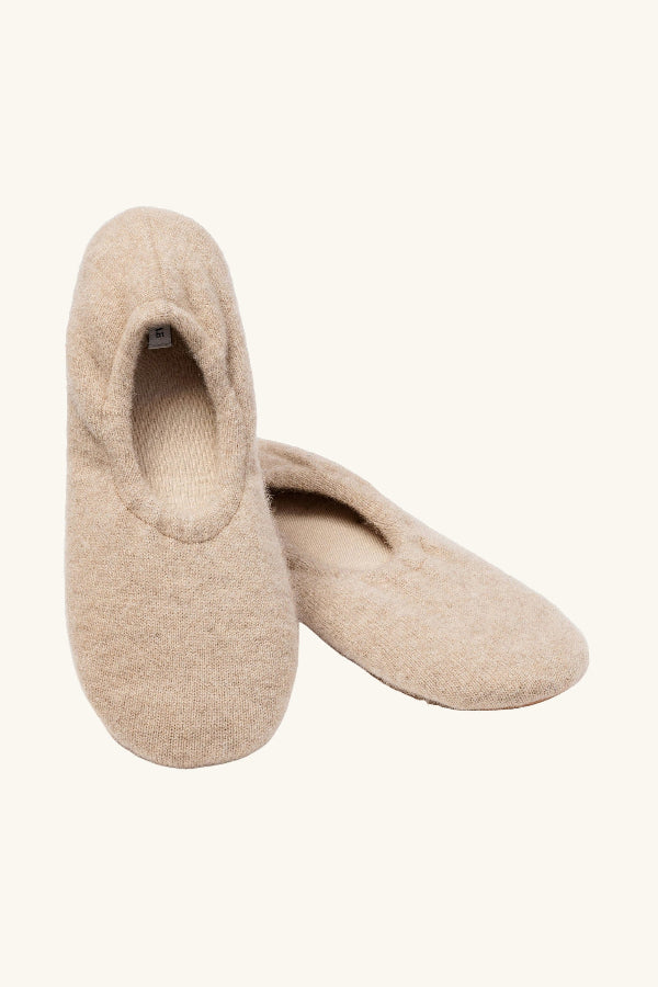 Petite Plume Cashmere Slippers in Camel