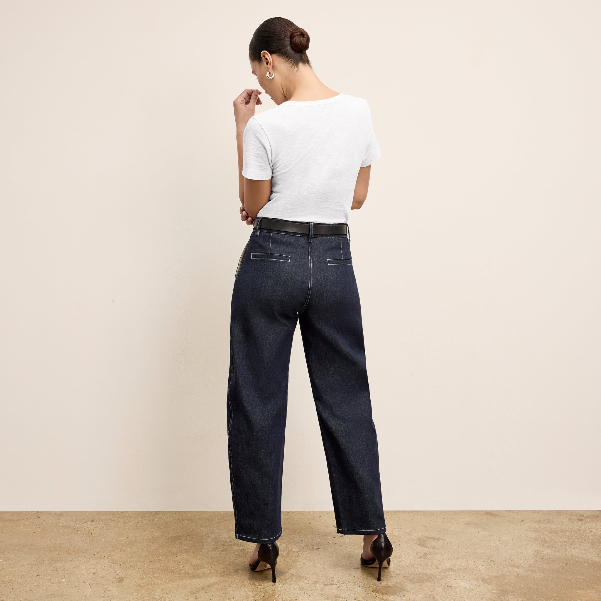 back image of a woman wearing the bari jean in midnight wash