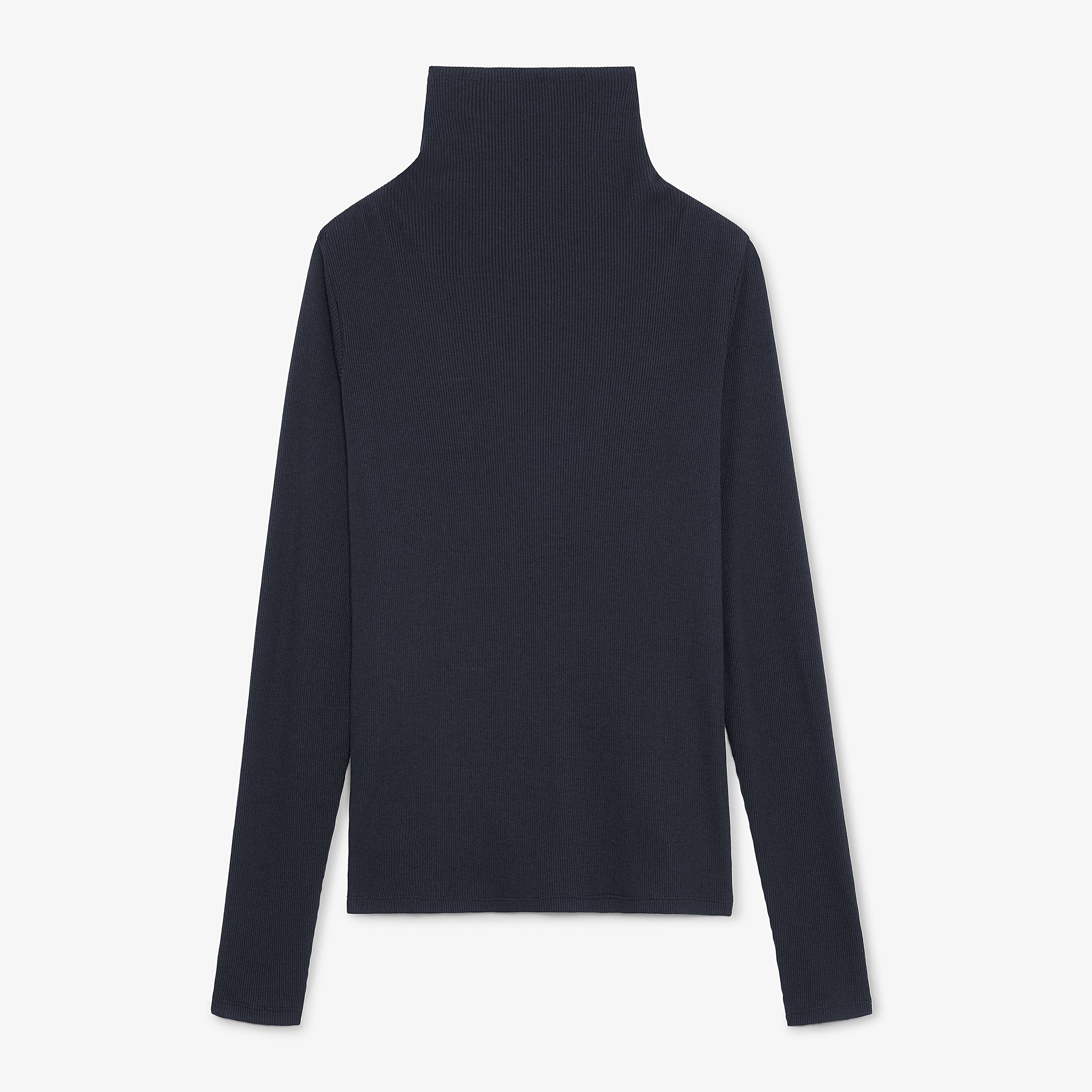 Packshot of the axam top in dark navy