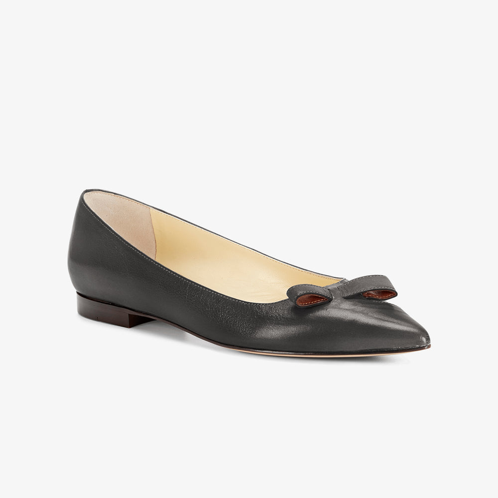 image of the  natalie flat in black vachetta