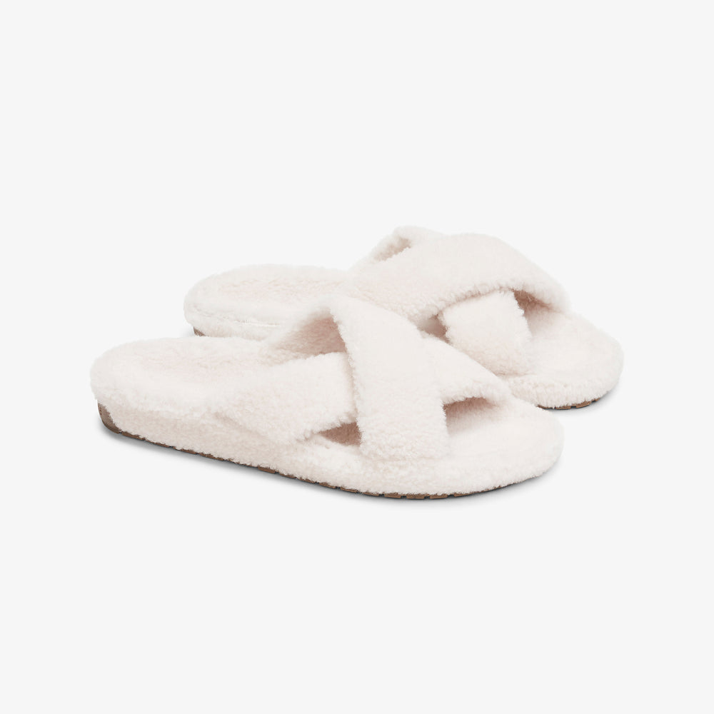 Packshot image of the emu slipper in natural