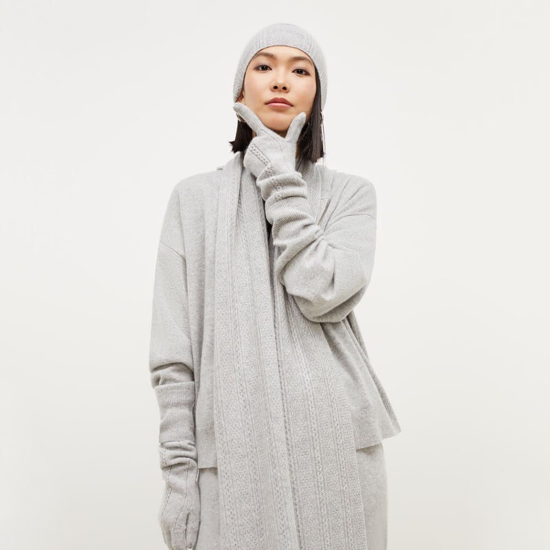 Circle Cable Gloves