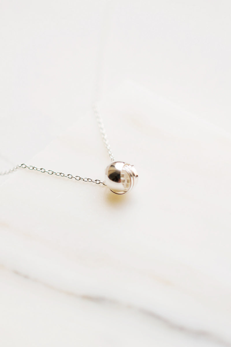 Knot Necklace