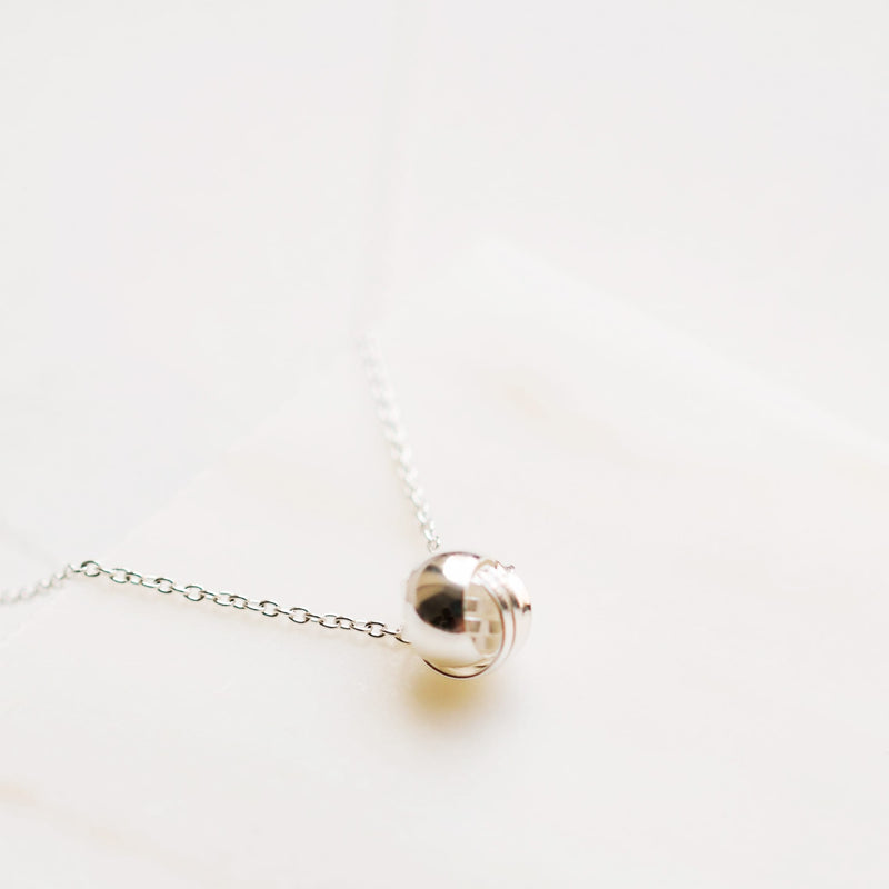 Knot Necklace